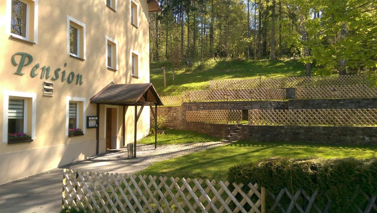 เพนชั่น แอนด์ กาสทชเตทเทอ ซอมเมอร์ฟริเชอ Hotel Ehrenfriedersdorf ภายนอก รูปภาพ