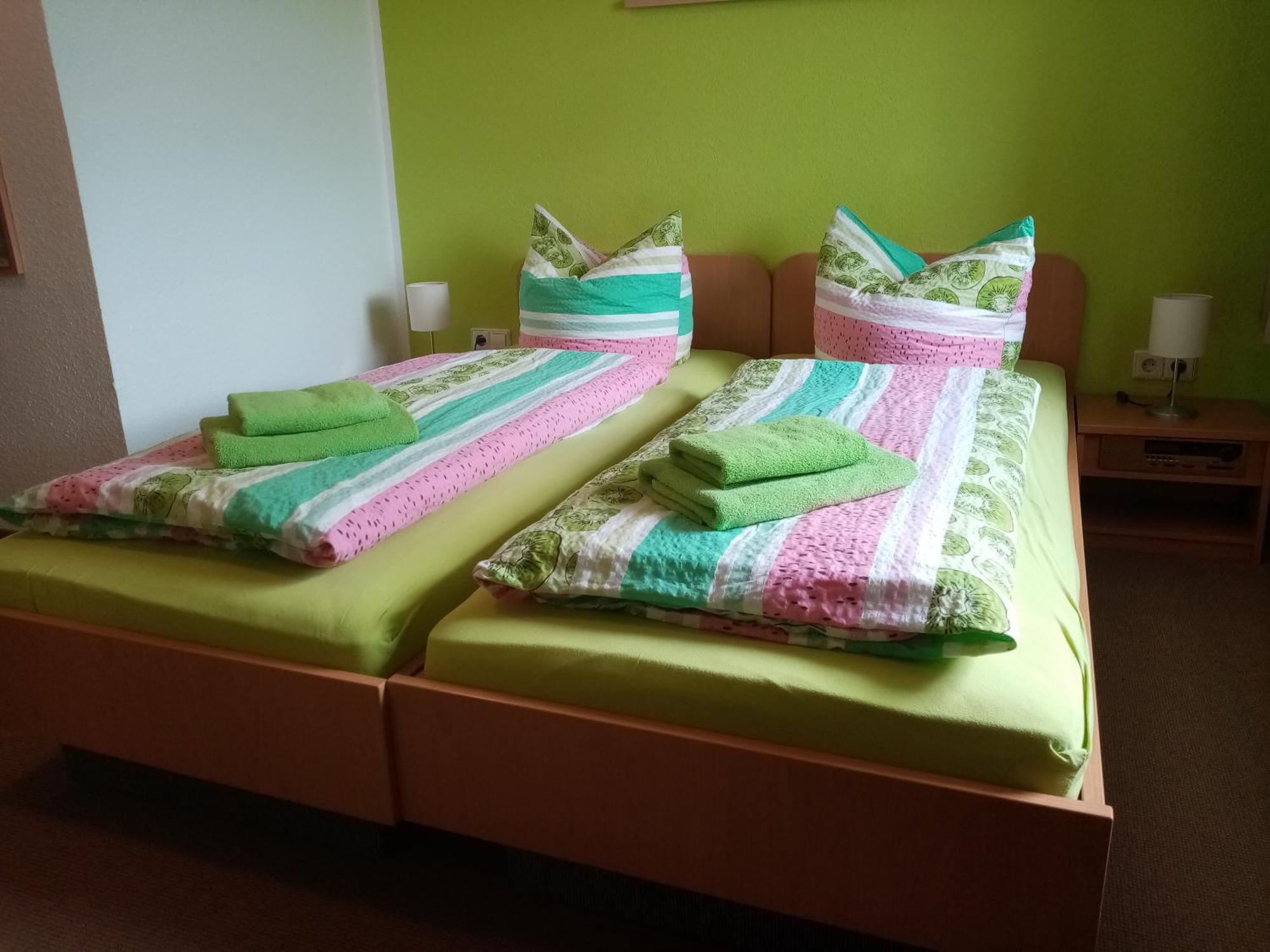 เพนชั่น แอนด์ กาสทชเตทเทอ ซอมเมอร์ฟริเชอ Hotel Ehrenfriedersdorf ห้อง รูปภาพ